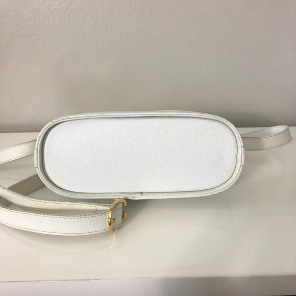 ⛔️SOLD⛔️Vintage Longchamp White Leather Crossbody - Picture 10 of 16